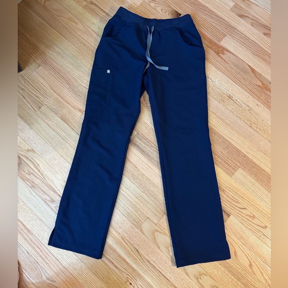 Figs Kade cargo scrub pants size small tall